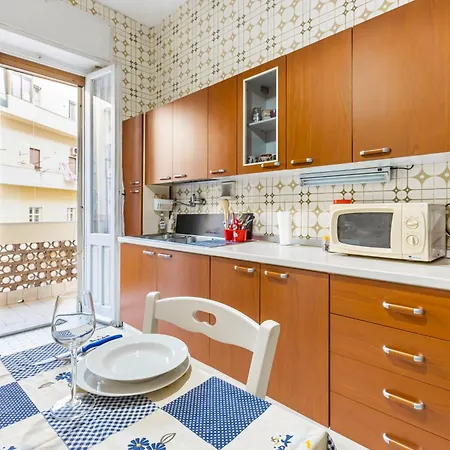 - & Roomy With Balcony! 아파트 *