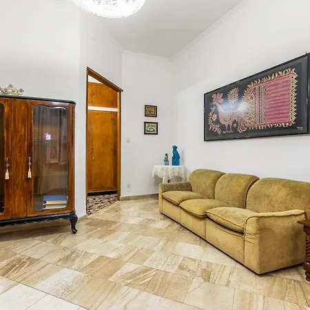 - & Roomy With Balcony! Apartment *
